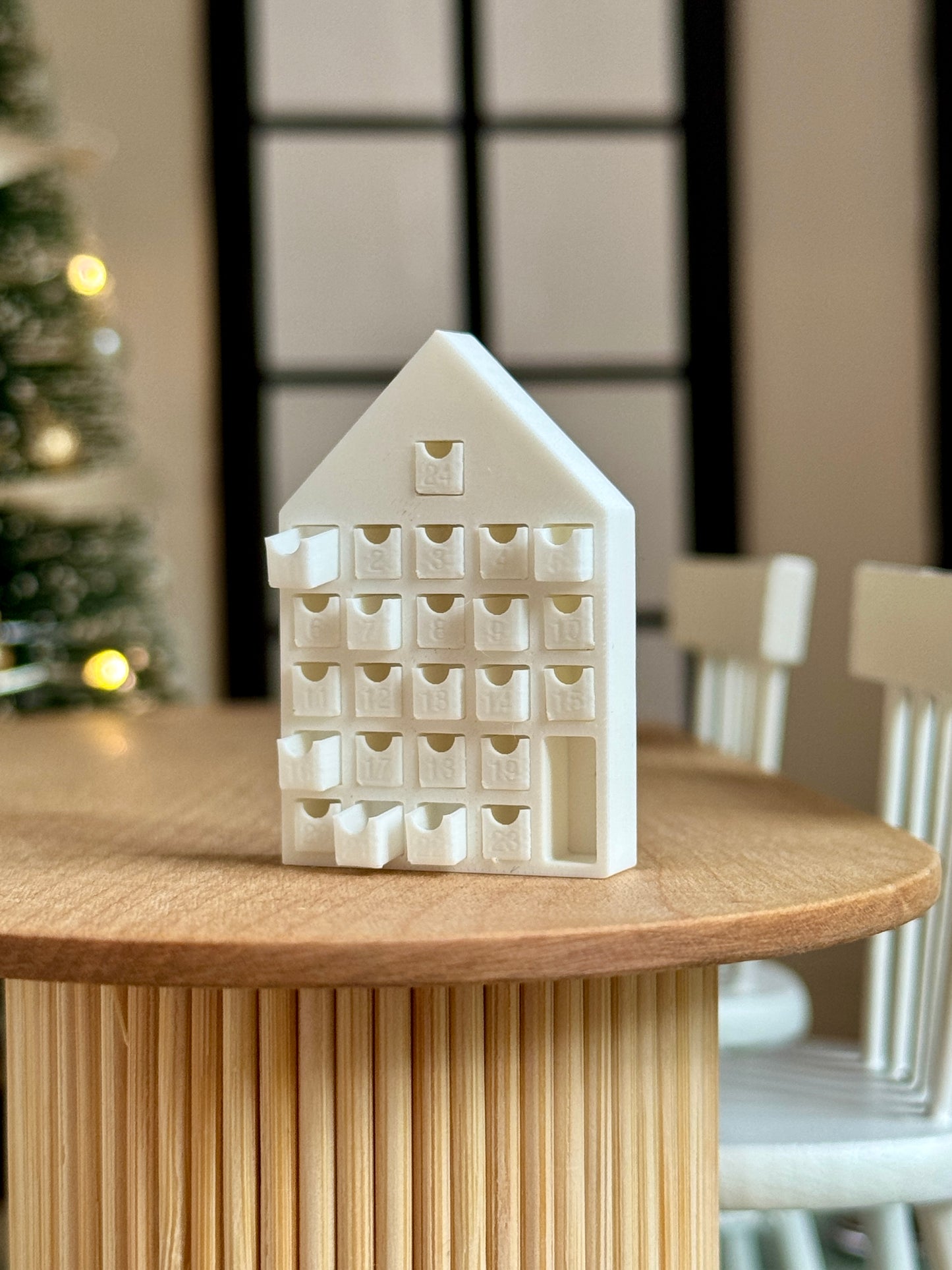 Miniature Red & White Advent